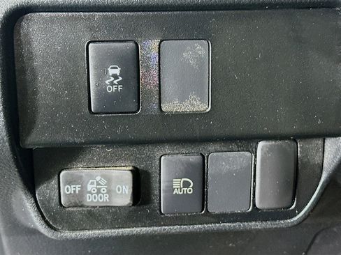 Used 2021 Toyota Tacoma SR image 16