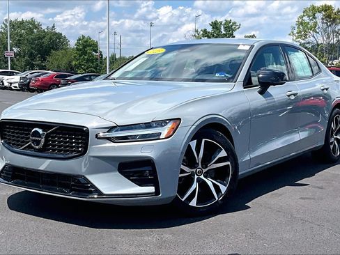 Used 2025 Volvo S60 B5 Plus FWD image 1