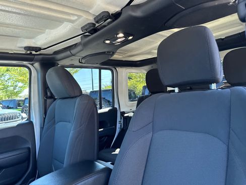 Used 2023 Jeep Wrangler Unlimited image 14