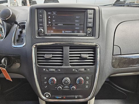 Used 2019 Dodge Grand Caravan SE w/ Power Convenience Group I FWD image 39