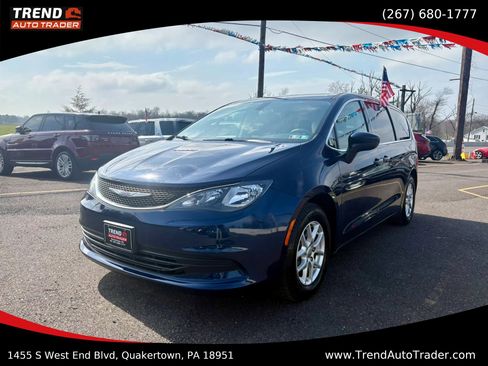 Used 2018 Chrysler Pacifica LX image 1