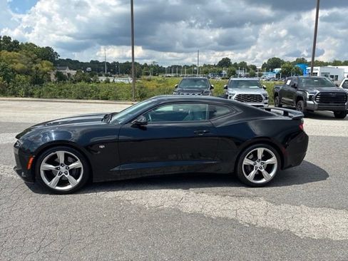 Used 2017 Chevrolet Camaro SS RWD image 4