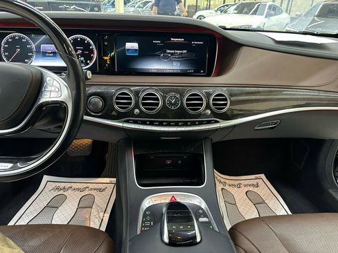 Used 2017 Mercedes-Benz S 550 Sedan image 25