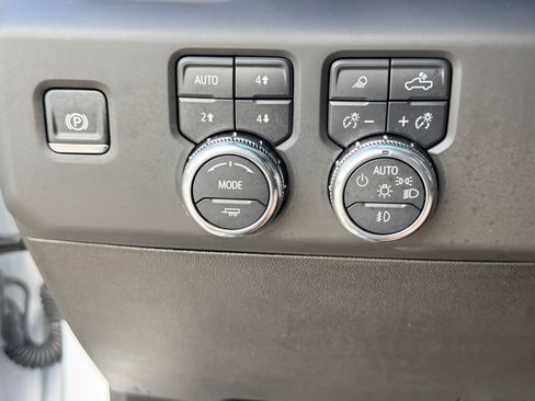 Used 2025 GMC Sierra 3500 Denali Ultimate image 32