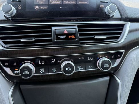 Used 2018 Honda Accord Touring image 36