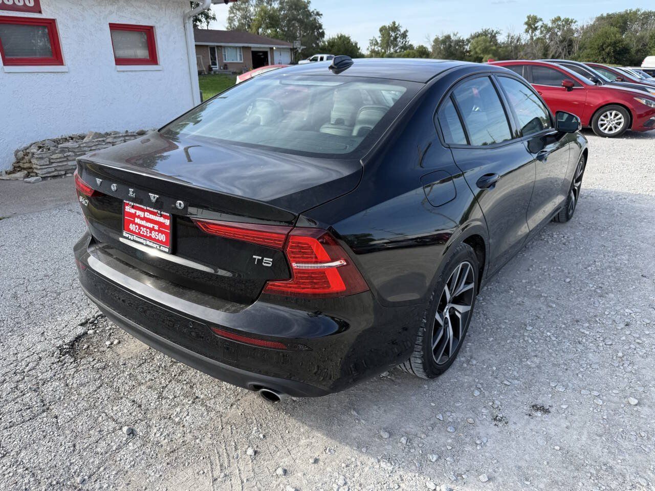 Used 2019 Volvo S60 T5 Momentum w/ Premium Package FWD image 3