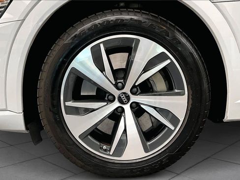 Certified 2024 Audi Q8 e-tron Premium Plus w/ Premium Plus Package image 10