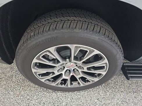 Used 2026 GMC Yukon Denali w/ Sun & Power Step Package image 14