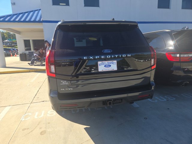 Used 2025 Ford Expedition Active AWD/4WD image 17