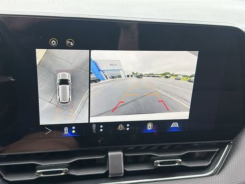 Used 2025 Chevrolet Equinox RS w/ Safety and Technology Package FWD image 21