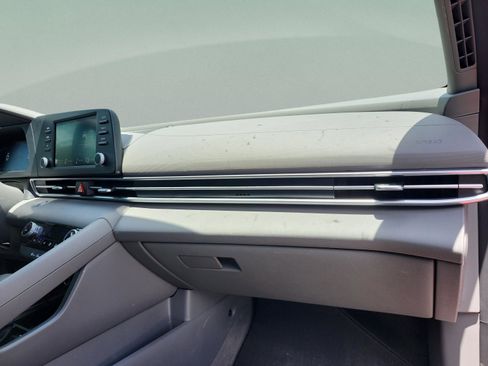 Used 2025 Hyundai Elantra Sport FWD image 18