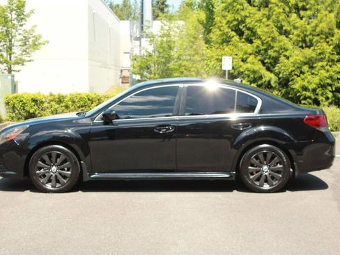 Used 2012 Subaru Legacy 2.5i Limited AWD/4WD image 3