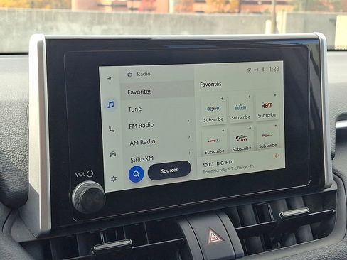 Used 2025 Toyota RAV4 XLE image 17