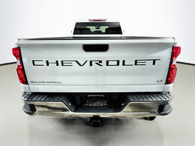 Used 2023 Chevrolet Silverado 2500 LT AWD/4WD image 9