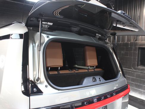 Used 2025 Lexus GX 550 w/ Accessory Package (2T) AWD/4WD image 15