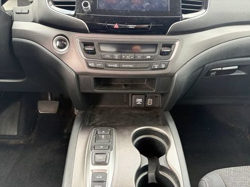 Used 2023 Honda Ridgeline Sport image 11