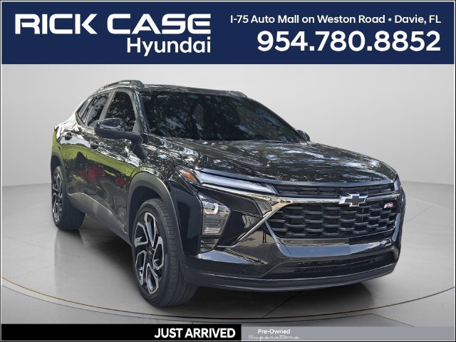 Used 2024 Chevrolet Trax RS w/ Driver Confidence Package FWD image 1