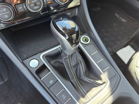 Used 2024 Volkswagen Jetta SE image 20