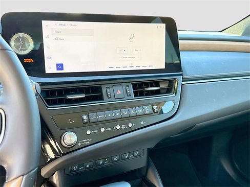 Used 2024 Lexus ES 350 w/ Luxury Package image 27