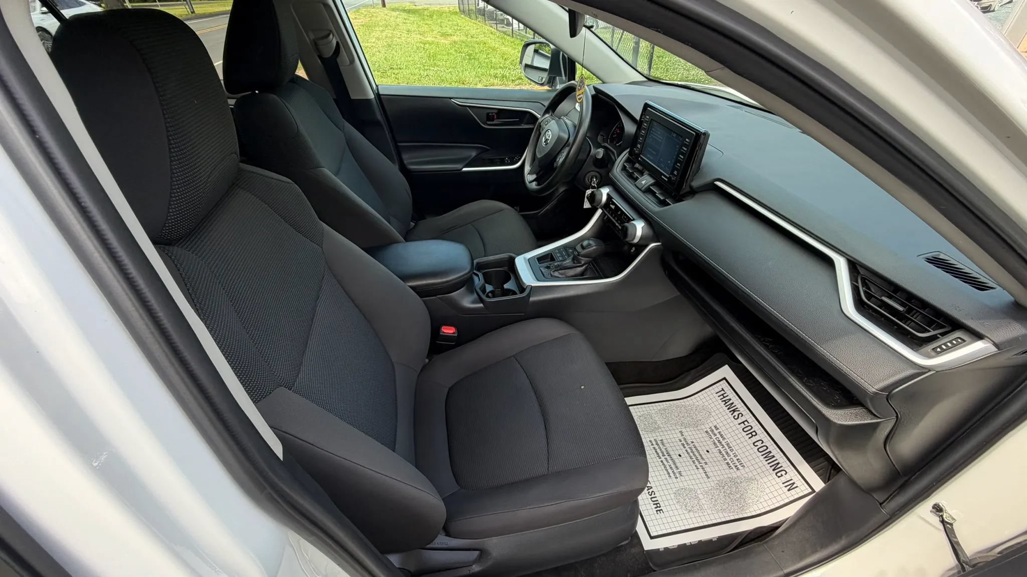 Used 2021 Toyota RAV4 LE AWD/4WD image 14