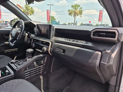 Used 2024 Toyota Tacoma SR AWD/4WD image 34