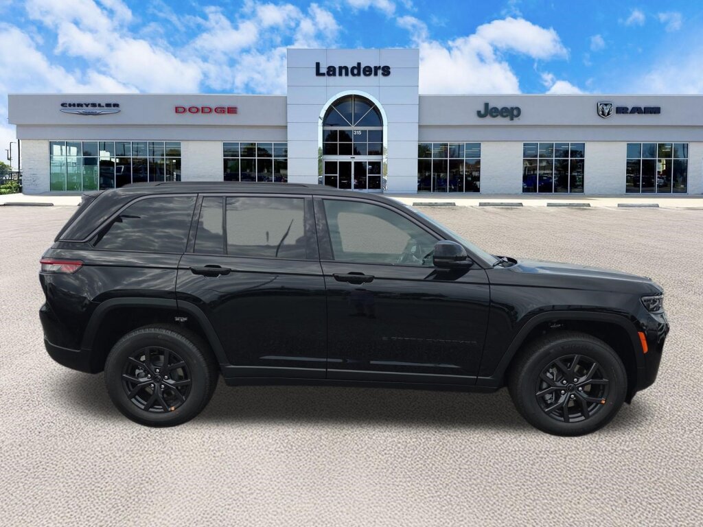 New 2027 Jeep Grand Cherokee Altitude RWD image 2