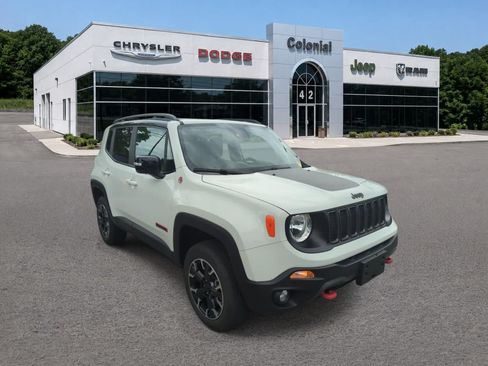 Used 2023 Jeep Renegade Trailhawk w/ Sun/Sound Group AWD/4WD image 9