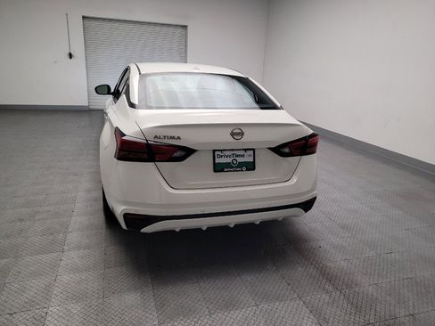 Used 2025 Nissan Altima 2.5 SV FWD image 6