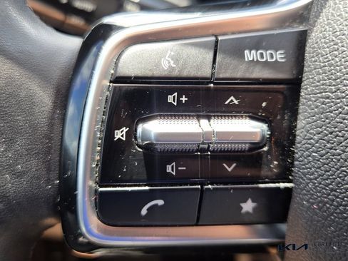 Certified 2022 Kia Carnival SX Prestige FWD image 31