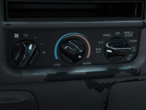 Used 2001 Ford F150 XL image 9