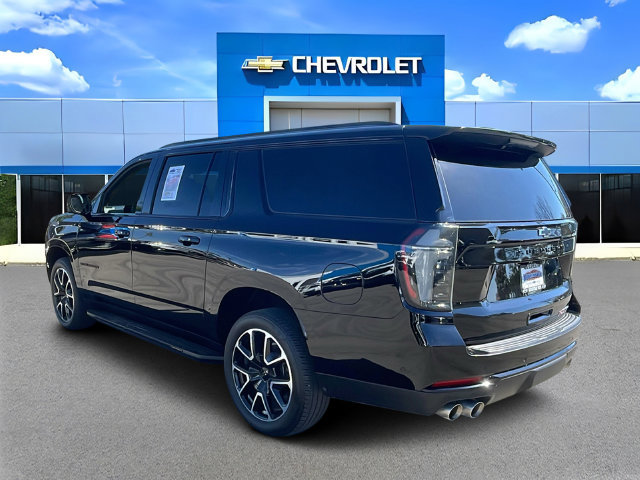 Used 2025 Chevrolet Suburban RST w/ Comfort Package AWD/4WD image 5