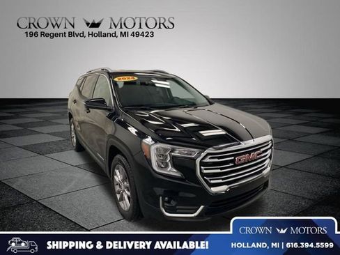 Certified 2024 GMC Terrain SLT w/ Infotainment Package II image 1