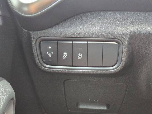 Certified 2025 Kia Soul LX w/ LX Technology Package FWD image 24