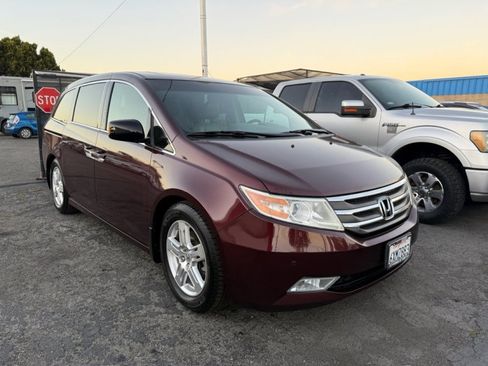 Used 2012 Honda Odyssey Touring image 1