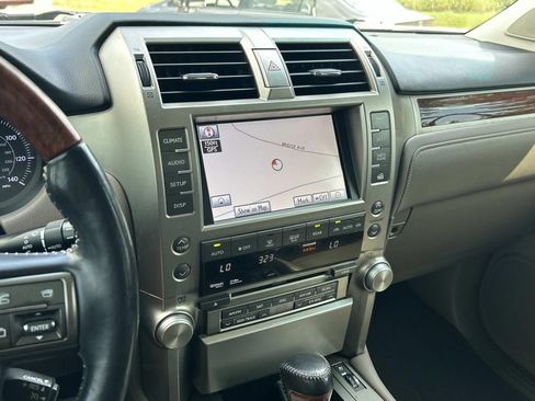Used 2011 Lexus GX 460 Premium AWD/4WD image 32