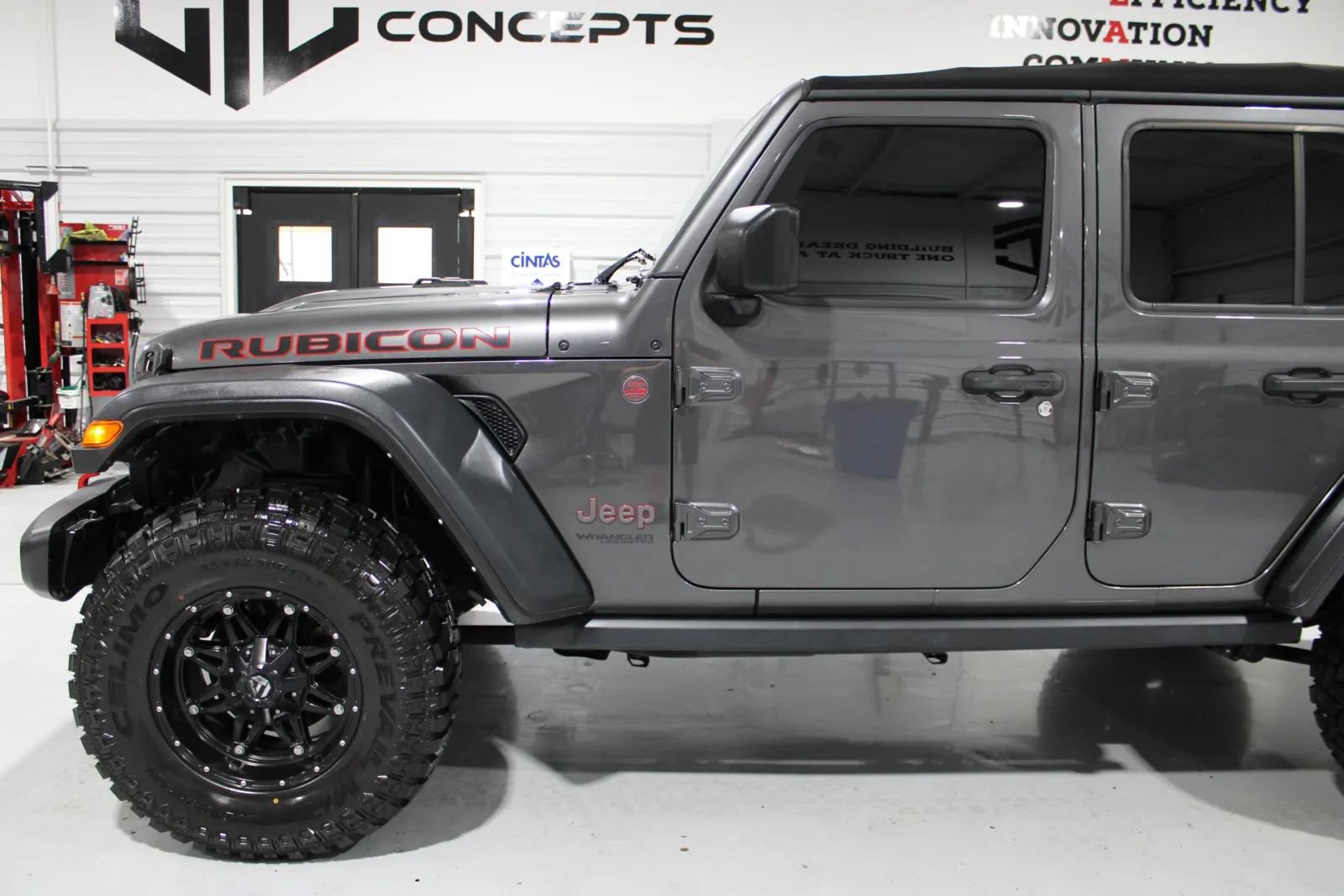 Used 2022 Jeep Wrangler Unlimited Rubicon w/ LED Lighting Group AWD/4WD image 6