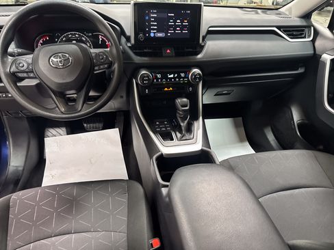 Used 2025 Toyota RAV4 XLE AWD/4WD image 32