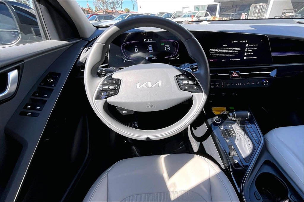 Used 2024 Kia Niro EX FWD image 8