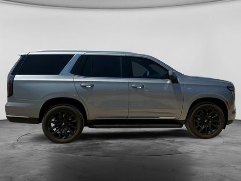 Used 2025 Cadillac Escalade Premium Luxury AWD/4WD image 11