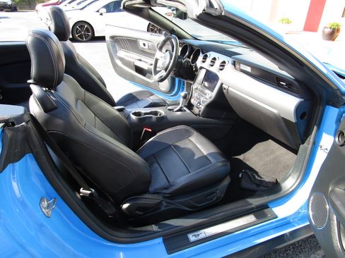 Used 2023 Ford Mustang Premium image 17