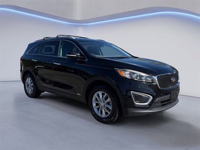 Used 2017 Kia Sorento LX w/ LX Convenience Package