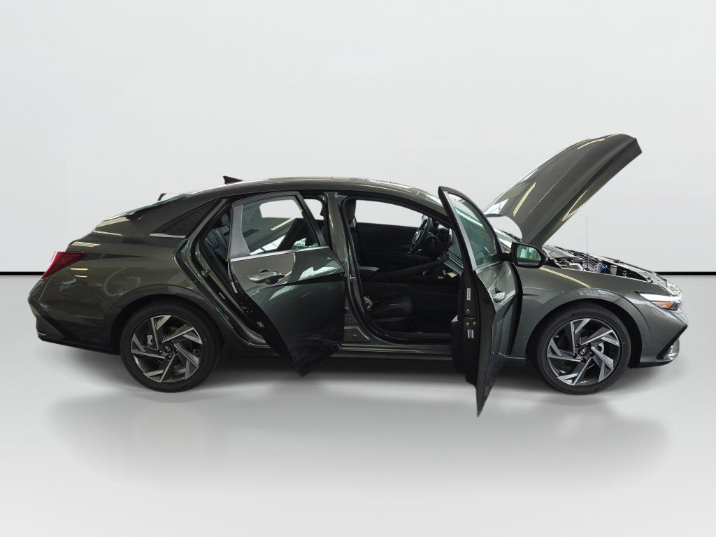 New 2026 Hyundai Elantra Limited FWD image 10