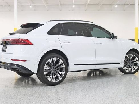 Used 2025 Audi Q8 Premium Plus AWD/4WD image 9