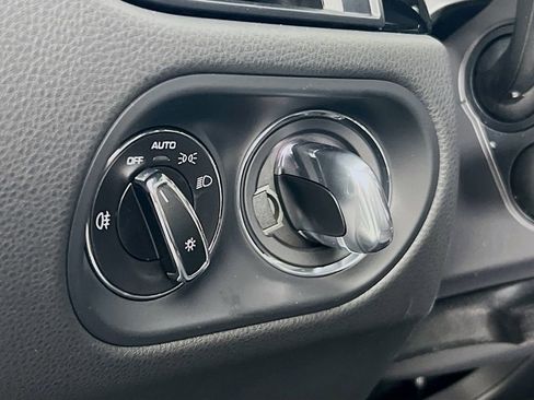 New 2026 Porsche Macan Base image 11