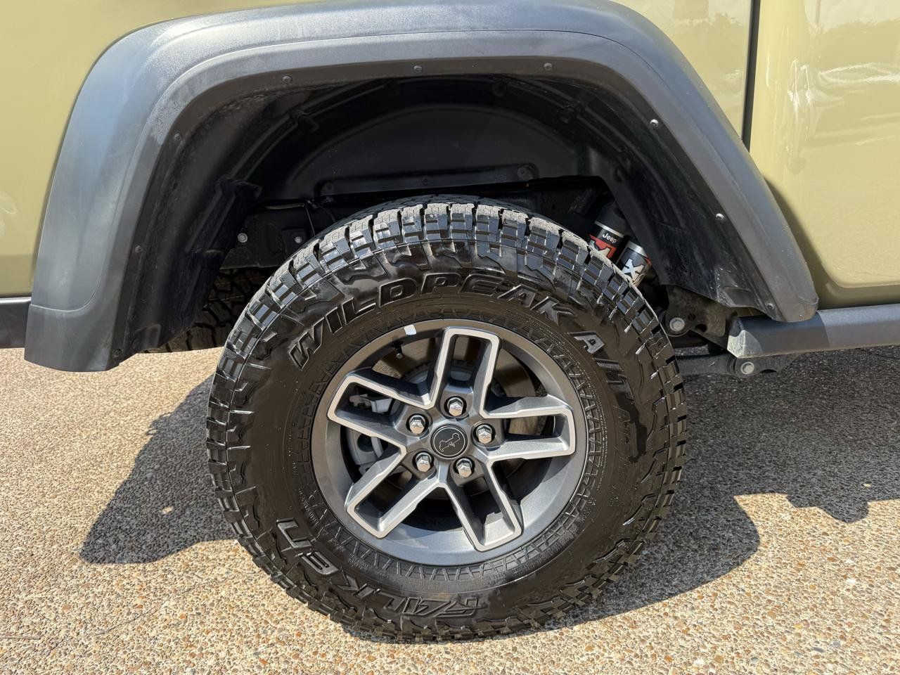 Used 2026 Jeep Gladiator Mojave AWD/4WD image 6