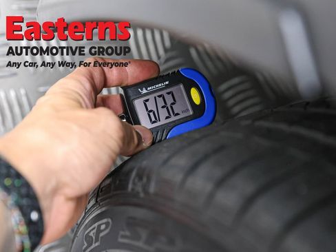 Used 2021 Toyota C-HR XLE FWD image 27