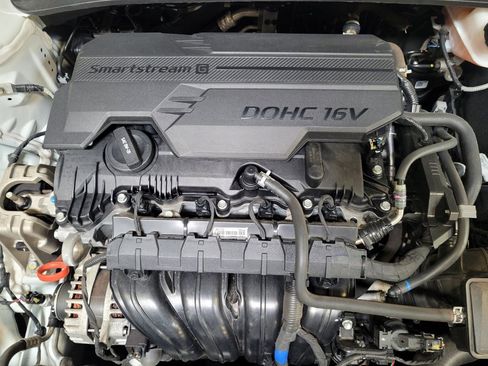 Used 2022 Hyundai Elantra SE FWD image 30