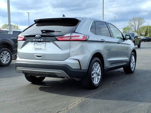 Certified 2023 Ford Edge SEL w/ Convenience Package AWD/4WD image 4
