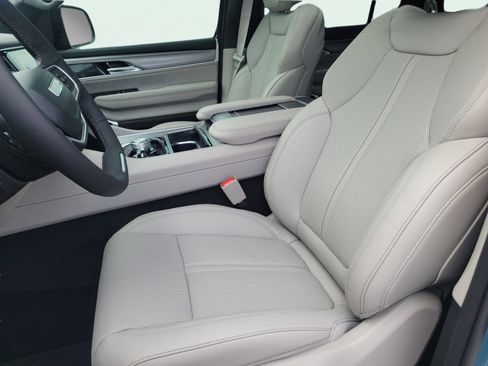 New 2026 Jeep Grand Wagoneer L Limited AWD/4WD image 25