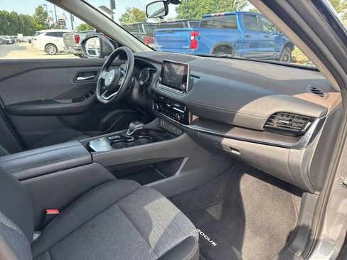 Used 2021 Nissan Rogue SV FWD image 28